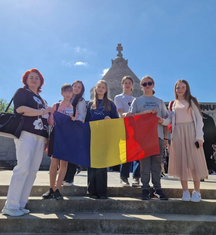 Anca Ipate: ”Un profesor de religie trebuie să fie o carte deschisă, un om care trăiește ceea ce predă„ 6 religie anca ipate 5