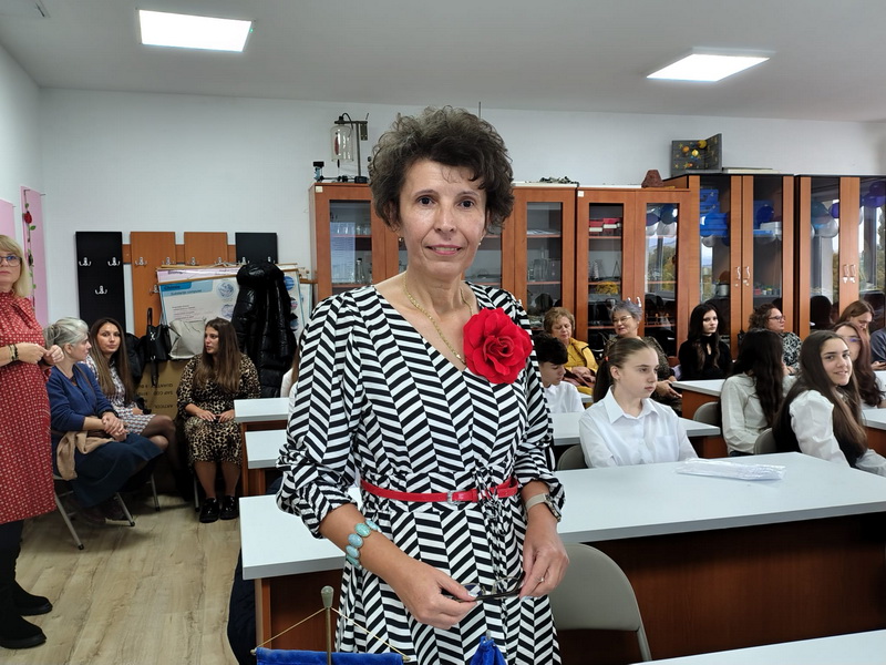 “Erasmus Day” la Școala Gimnazială “Prof. Gheorghe Dumitreasa” Girov 2 scoala girov directoarea lisenche claudia mihaela resize