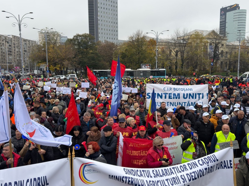 Video-foto. Protest al Blocului Național Sindical: „Este timpul să spunem răspicat: NU acceptăm sărăcirea salariaților din România” 5 WhatsApp Image 2025 11 12 at 13.00.48