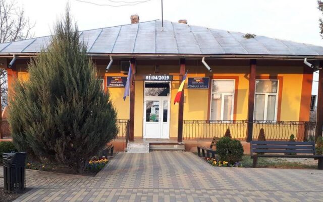 A decedat unul dintre inculpații din dosarul de corupție în care este cercetat primarul comunei Zănești – bărbatul a făcut infarct 1 Zanesti