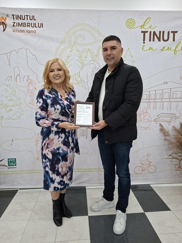 "Casa Bunicilor"- diplomă de excelență la "Gala de Ecoturism din Ținutul Zimbrului" 1 casa bunicii 1