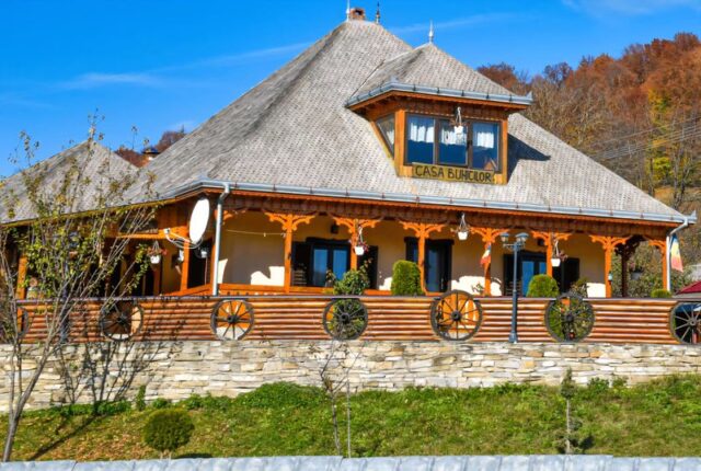 "Casa Bunicilor"- diplomă de excelență la "Gala de Ecoturism din Ținutul Zimbrului" 2 casa bunicii