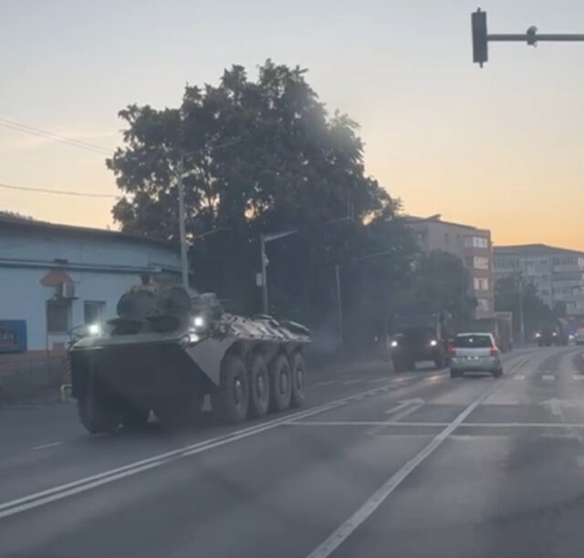 Atenție șoferi: marți, 4 noiembrie, după ora 7.00, puteți întâlni un convoi militar în trafic, în Piatra Neamț 1 convoi militar