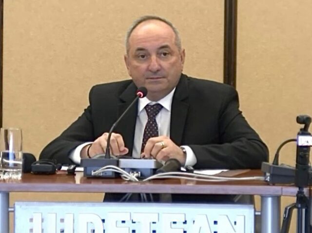 Schimbarea directorilor de școli – exerciții politice și jocuri de putere 5 harpa