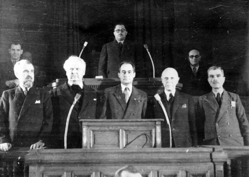 Mihail Sadoveanu – „Ceahlăul literaturii române” 2 mihail sadoveanu in prezidiul rpr