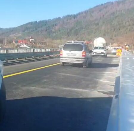 Important pentru șoferi: S-a reluat circulația pe podul de la Pângărați pe ambele sensuri pangarati