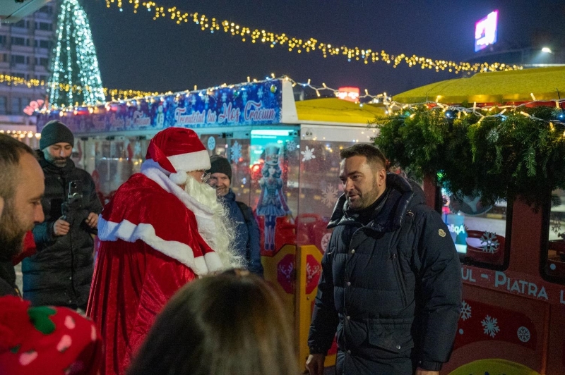 Moș Nicolae ajunge pe 5 decembrie la Piatra-Neamț. Cadouri, spectacol și magie la Curtea Domnească 1 targ craciun nita cu mos craciun