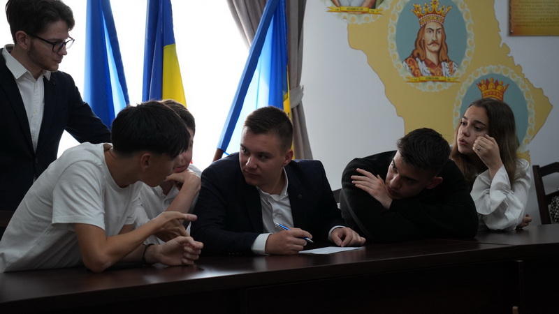 David-Ioan Meterciuc: ”Președintele Consiliului Elevilor este puntea dintre elevi și profesori” 7 tg david meterciuc 7 resize