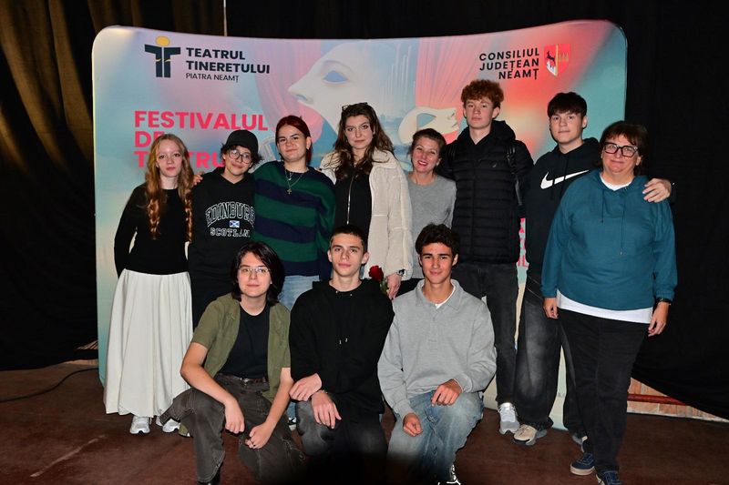 Trupa Chouette a CNI prezență remarcabilă la Festivalul de Teatru 1 trupa 2