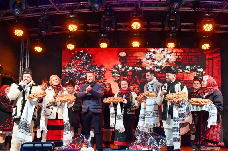 FOTO. Colind, tradiție și emoție: seară de sărbătoare la Curtea Domnească 2 1 1