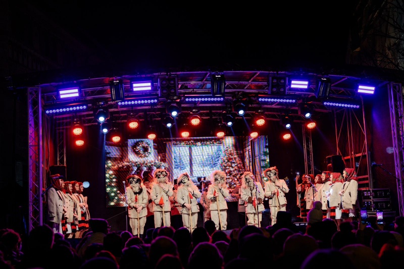 FOTO. Colind, tradiție și emoție: seară de sărbătoare la Curtea Domnească 3 4 1