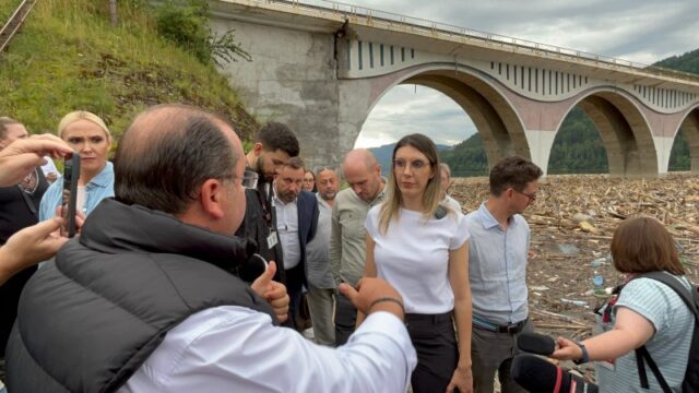 PSD votează împotriva Ministrei Mediului, Diana Buzoianu. Motivul dat de senatorul de Neamț, Adrian Păduraru 2 Diana Buzoianu în vizită la Neamț