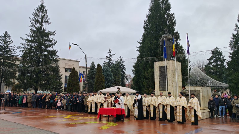 Ziua Națională a României sărbătorită la Roman 4 WhatsApp Image 2025 12 01 at 15.39.25 2