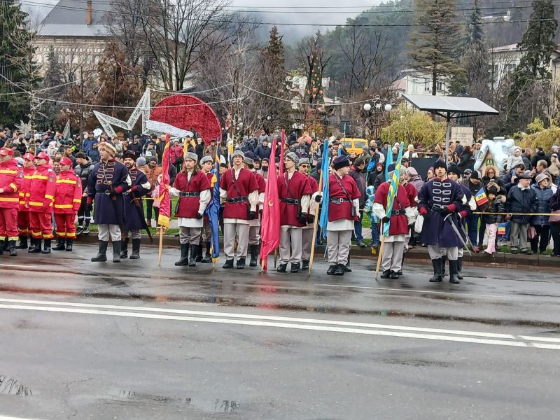 FOTO. Garda de Onoare de la Curtea Domnească, prezență aparte la manifestările dedicate Zilei Naționale a României 4 WhatsApp Image 2025 12 02 at 12.43.32 2