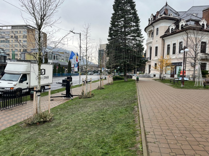 Video-foto. Piatra Neamț, a doua zi după manifestările de 1 Decembrie și deschiderea Târgului „Piatra lui Crăciun” 5 WhatsApp Image 2025 12 02 at 18.44.06 3