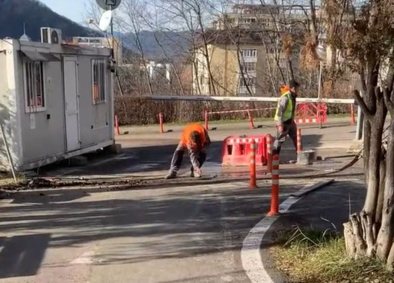 VIDEO. Conducerea SJU Piatra Neamț modernizează sistemul de acces al mașinilor – cât costă investiția WhatsApp Image 2025 12 11 at 09.42.47