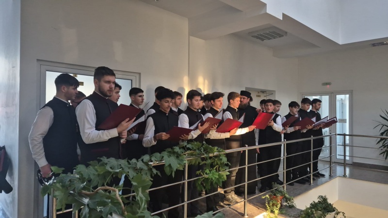 Video-Foto. Colind la Primăria Vânători-Neamț 2 WhatsApp Image 2025 12 17 at 18.35.18 1