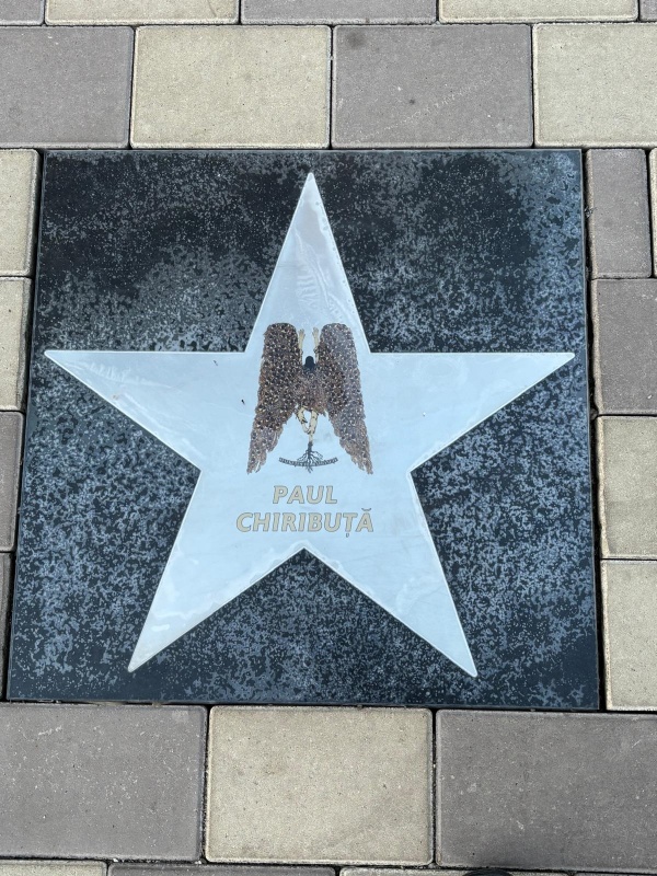 FOTO. Ceremonia de dezvelire a 3 noi stele pe Aleea Personalităților din Piatra Neamț 4 WhatsApp Image 2025 12 19 at 16.08.01 1