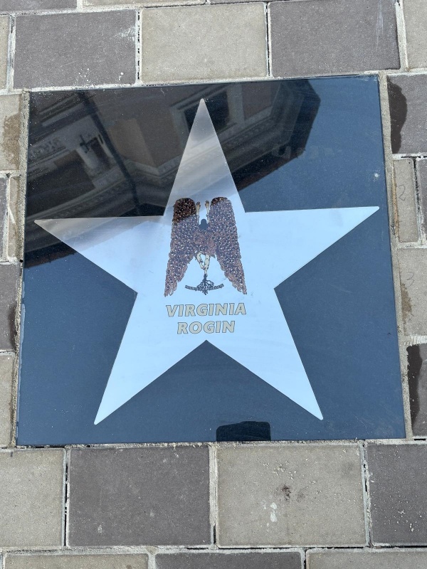 FOTO. Ceremonia de dezvelire a 3 noi stele pe Aleea Personalităților din Piatra Neamț 6 WhatsApp Image 2025 12 19 at 16.08.01