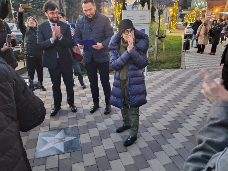 FOTO. Ceremonia de dezvelire a 3 noi stele pe Aleea Personalităților din Piatra Neamț 3 WhatsApp Image 2025 12 19 at 16.47.25