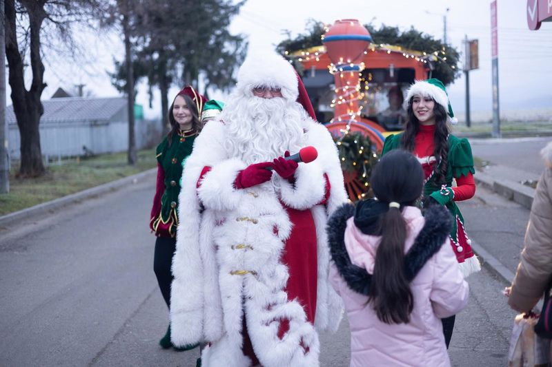Întâlnire cu Moș Crăciun la Piatra-Neamț 2 WhatsApp Image 2025 12 21 at 12.28.34