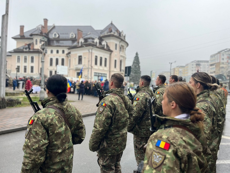 Video-foto. Ceremonia militară dedicată „Zilei Victoriei Revoluției Române și a Libertății – 36 de ani” la Piatra Neamț 3 WhatsApp Image 2025 12 22 at 12.07.41