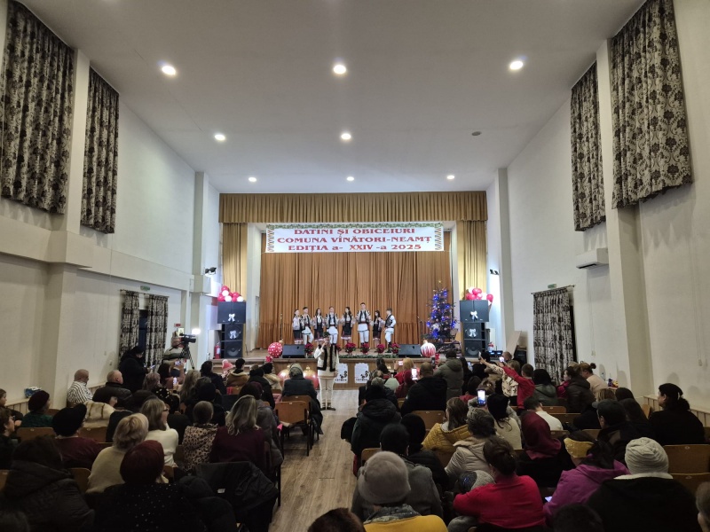 VIDEO-FOTO. Festival de datini și obiceiuri la Vânători-Neamț 5 WhatsApp Image 2025 12 29 at 13.33.16