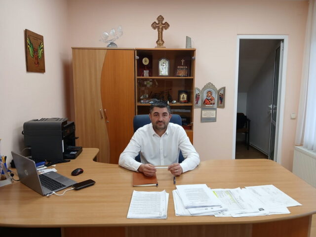 Trei recipiente cu o substanță, ce ar putea fi mercur, găsite în stația de captare subterană a apei de la Vaduri 2 al cel bun cosmin balan resize