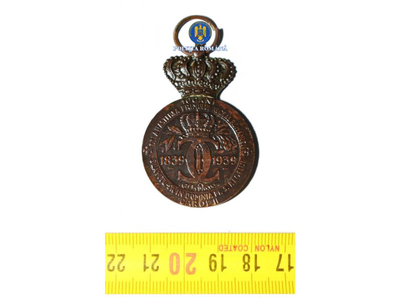 Neamț: Furt de artefacte, bunuri de patrimoniu descoperite la două adrese 1 bani 6