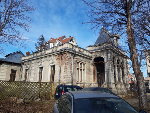 Clădirile de patrimoniu - averea Neamțului lăsată în ruină! 2 casa corbu resize