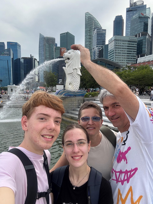 Echipa Dr. Inkable a găsit soluția pentru apa potabilă a planetei 4 eu codez echipa cu profesorii la singapore resize