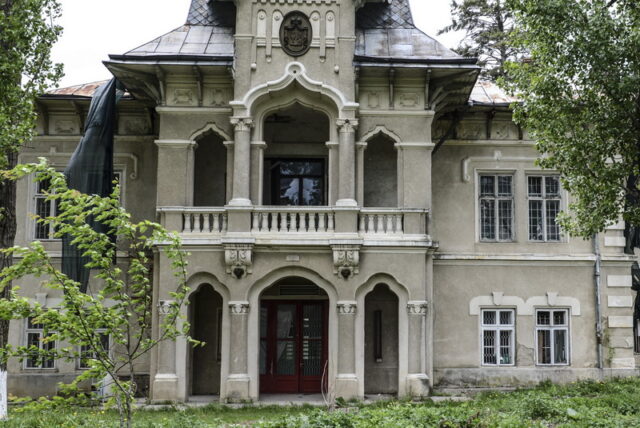 Clădirile de patrimoniu - averea Neamțului lăsată în ruină! 7 gadinti conacul bogdan resize