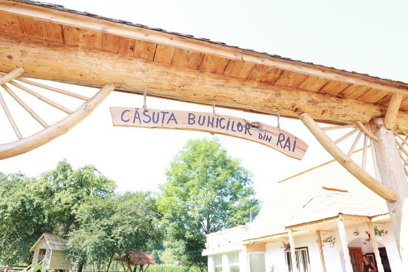 „Căsuţa bunicilor din rai” – un tribut nefericit?! 6 „Căsuţa bunicilor din rai” – un tribut nefericit?!