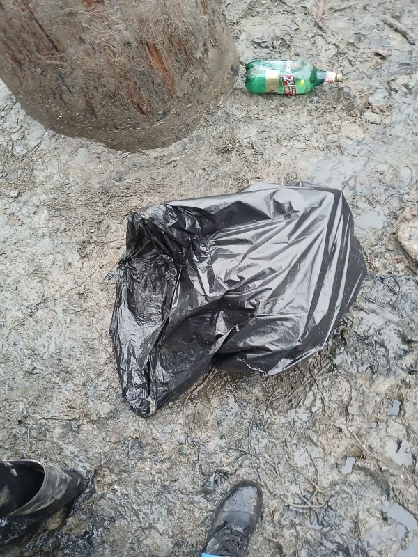 Foto Poiana Slatinii din Târgu-Neamț, transformată într-o groapă de gunoi 2 slatina 3