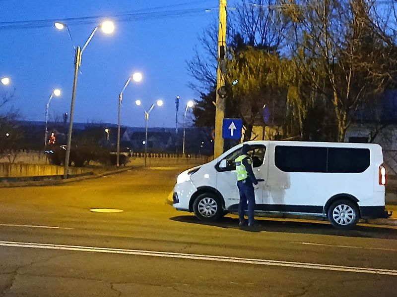 VIDEO. Acțiune în trafic – polițiștii rutieri au efectuat controale la ieșirea din Piatra Neamț spre Bacău 6 sofer 4