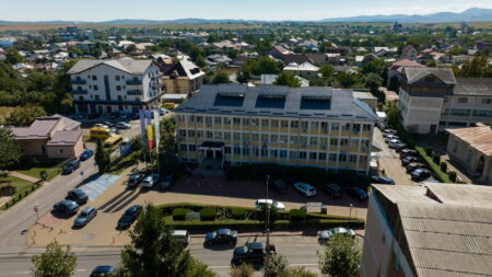 Din lumea celor care nu cuvântă. Azi, Primăria Târgu-Neamț
