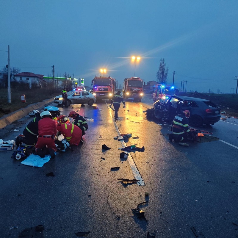 Imagini teribile la un accident pe E85, în comuna Săbăoani 1 WhatsApp Image 2026 01 06 at 18.15.33