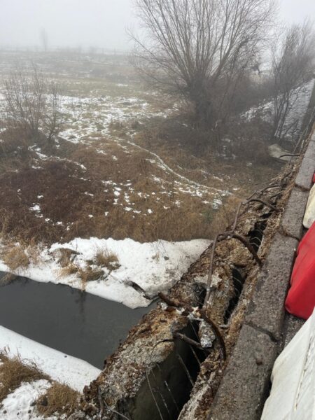 VIDEO. O bucată din podul de la ieșirea din Dobreni spre Bodești s-a prăbușit WhatsApp Image 2026 01 26 at 15.29.35