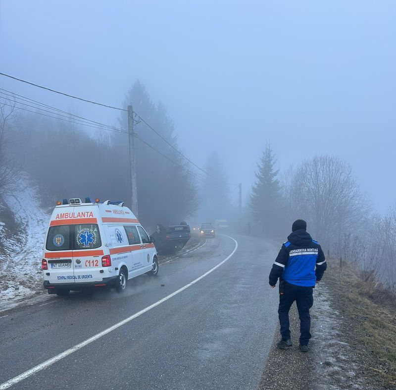 FOTO. Accident la Ceahlău. O mamă și fiica ei de 4 ani, transportate la spital 3 WhatsApp Image 2026 01 28 at 11.29.49