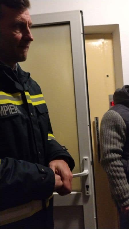 f6fe8b4d 3ffd 40d9 9930 - Video-foto. Încă o zi fără căldură pentru locatarii blocului T1 Orhei din Piatra Neamț