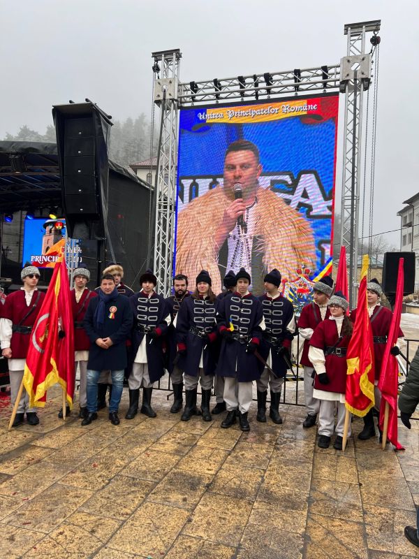 Mesaj de Ziua Unirii Principatelor Române: senatorul Paul Gheorghe, prezent la manifestările de la Curtea Domnească 2 foto senator 3