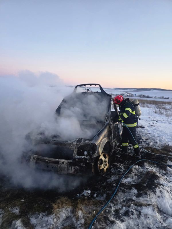 Val de incendii în județul Neamț: un bărbat a murit la Roman, alte trei intervenții ale pompierilor într-o singură zi 3 incendiu masina negresti