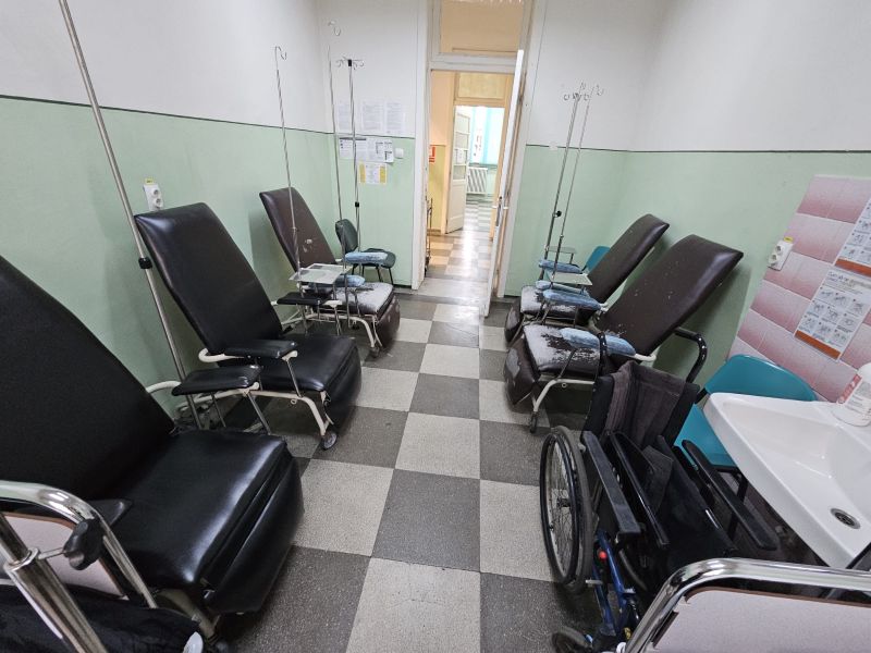 Foto. Alo, Consiliul Județean Neamț? Deșteptarea! Imagini incredibile din secția unde sunt tratați bolnavii oncologici la Spitalul Județean. 2 oncologie
