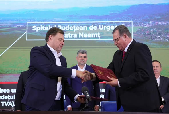 MESAGERUL 700 / Cât de bolnavă este sănătatea în Neamț? 10 semnare contract