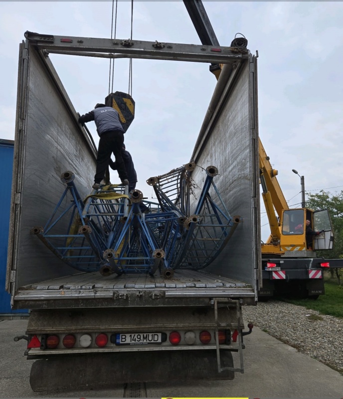 Asocierea Urban Grup Environment (lider)- Eurosal Trade. Servicii de salubrizare profesioniste pentru zona 1 Piatra-Neamț 10 Cort Roznov 2