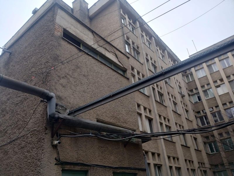 Măsuri după desprinderea unor bucăți din fațada Spitalului Județean Neamț 5 WhatsApp Image 2026 02 02 at 10.22.59