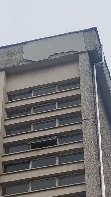 Măsuri după desprinderea unor bucăți din fațada Spitalului Județean Neamț 2 WhatsApp Image 2026 02 02 at 10.23.17
