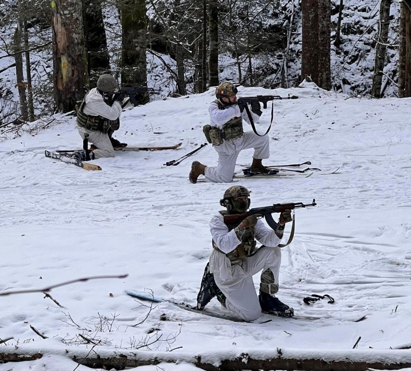 Pregătire militară în munții Tarcăului 6 WhatsApp Image 2026 02 16 at 16.44.45