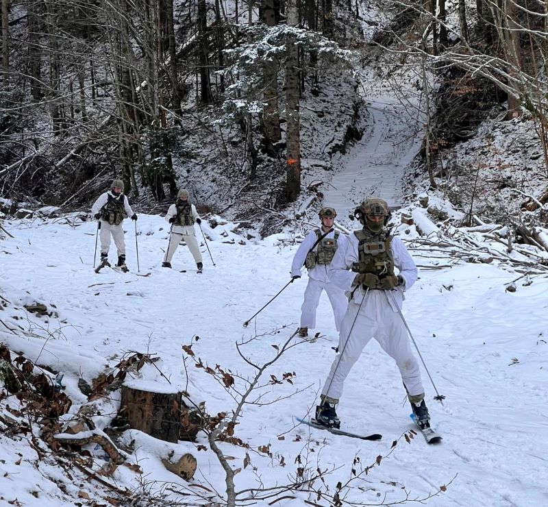 Pregătire militară în munții Tarcăului 5 WhatsApp Image 2026 02 16 at 16.44.50