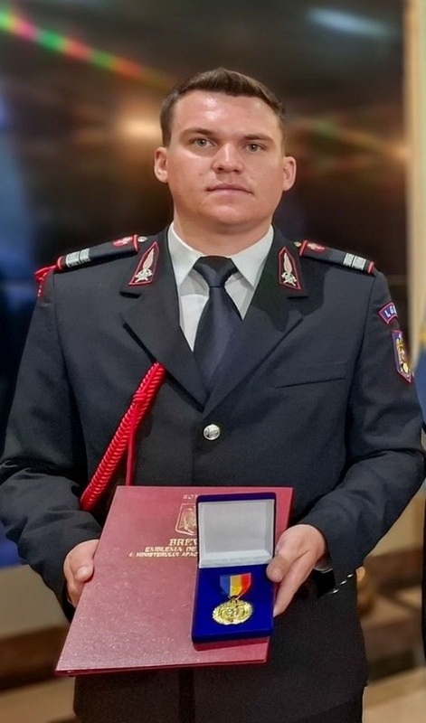 Denis Habic, „Pompierul de onoare al anului 2025” la nivel național. A salvat o persoană dintr-o casă în flăcări, apoi a început resuscitarea 2 isu denis habic 01